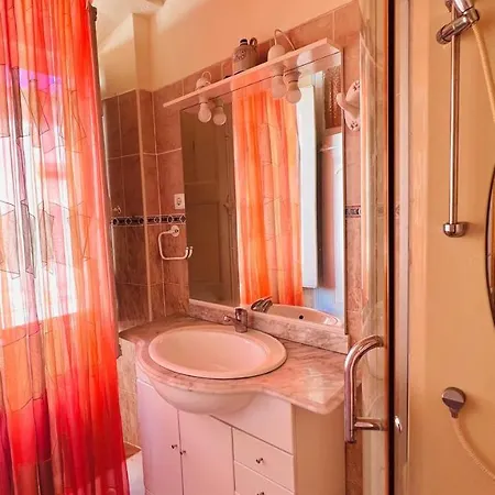 ゲストハウス Ala Do Castelo